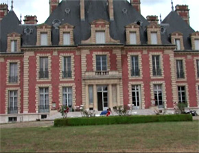Unbridled libertine fucked in front of a manor house 1